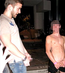 Justin Timberlake pissing